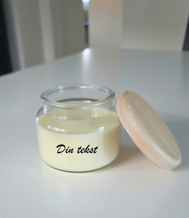 Duftlys med egen tekst eller navn, 250 g, duft av lime og mandarin