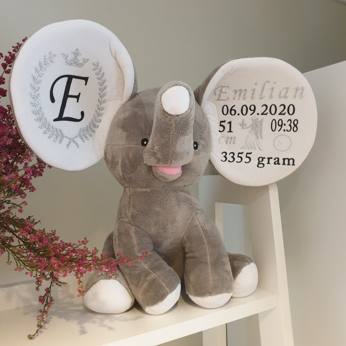 Bamse med navn og fødselsdata, grå elefant