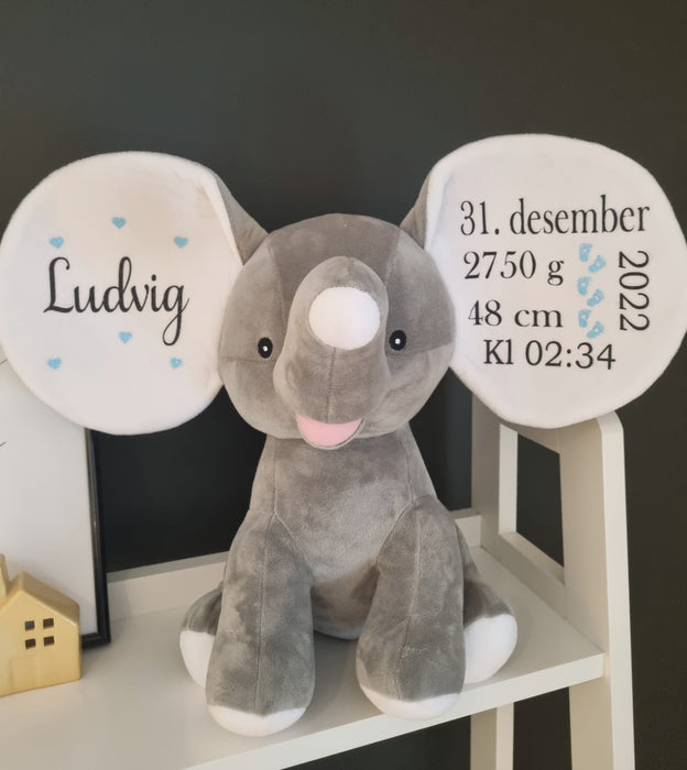 Bamse med navn og fødselsdata, grå elefant